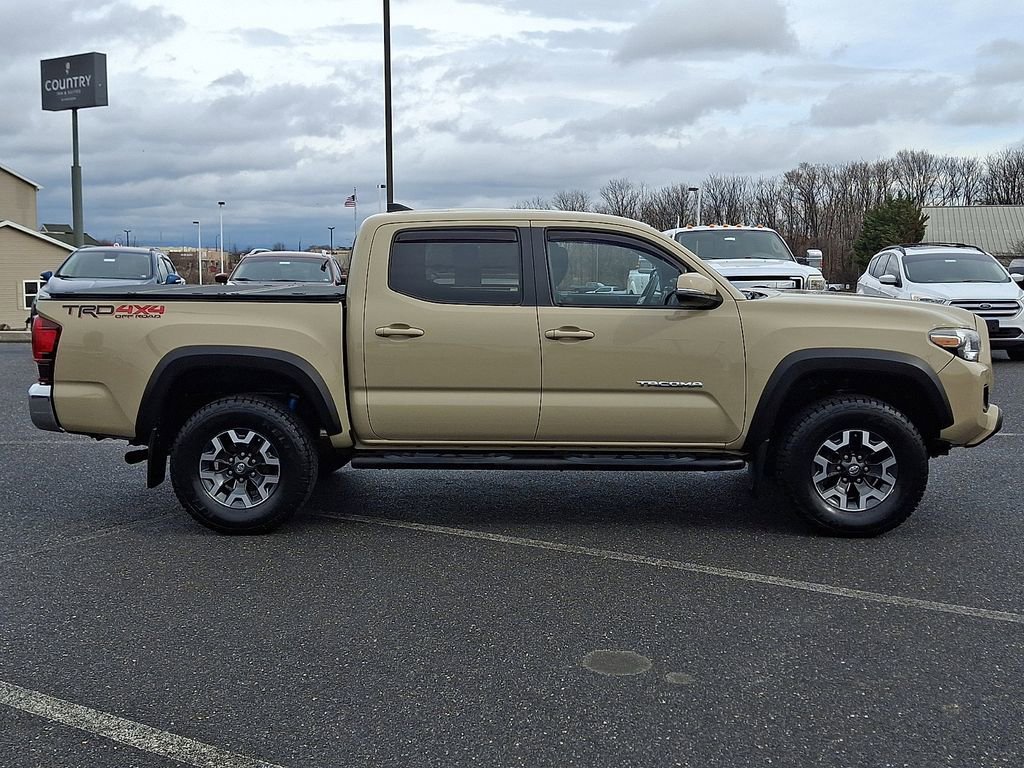 Used 2019 Toyota Tacoma TRD Off-Road image 7