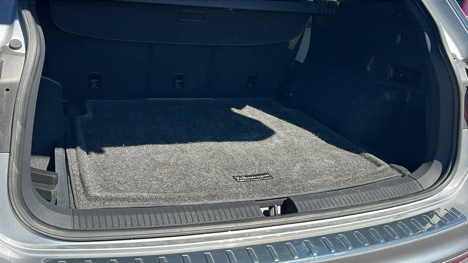 Certified 2020 Volkswagen Tiguan SEL Premium R-Line image 27