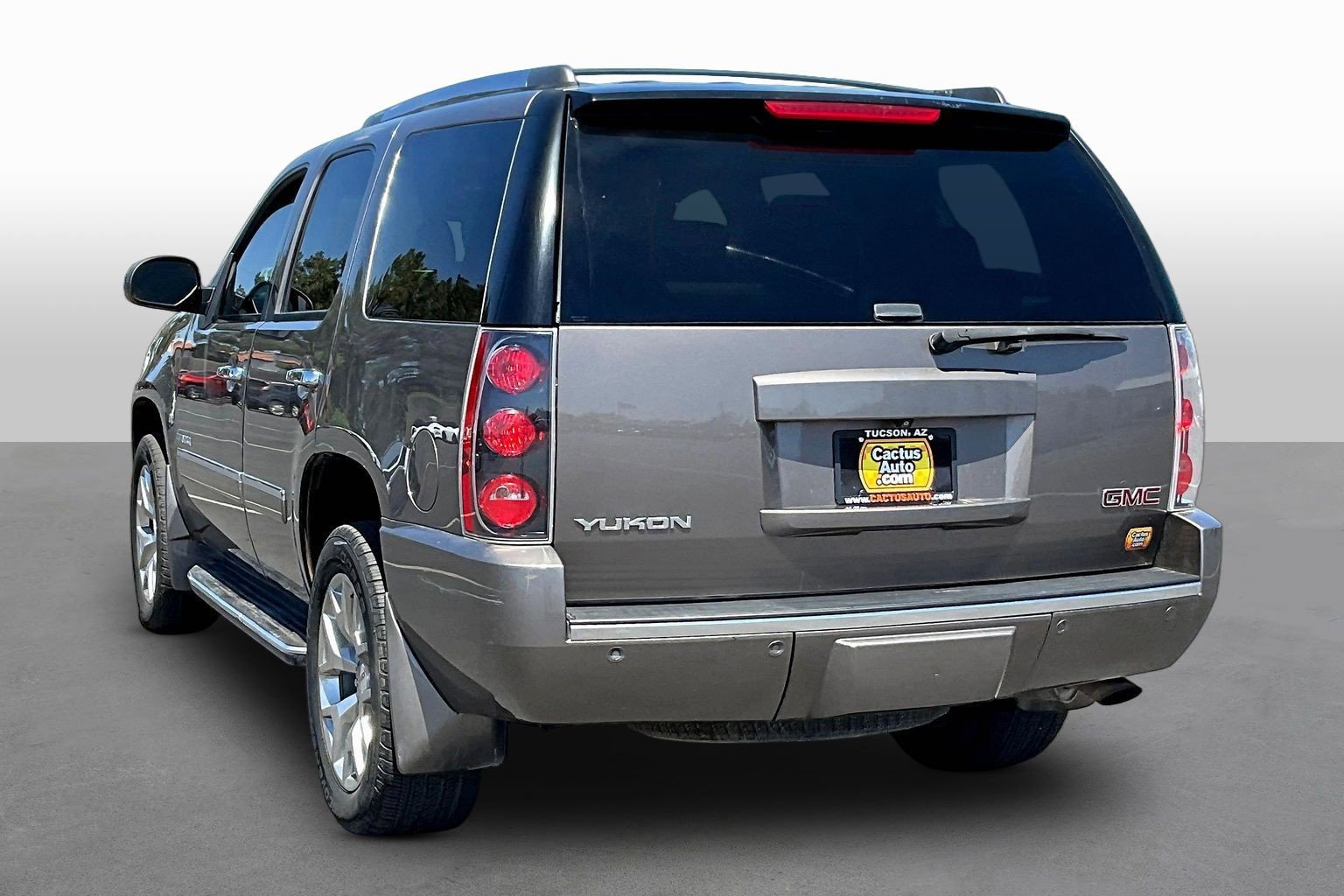Used 2013 GMC Yukon Denali AWD/4WD image 11
