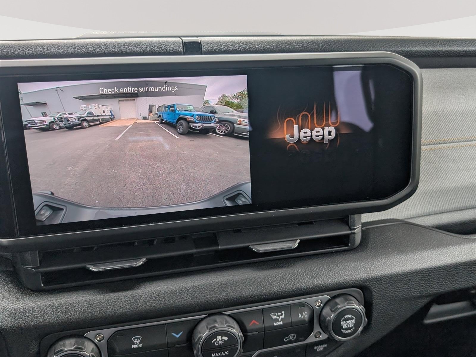 New 2026 Jeep Gladiator Sport AWD/4WD image 23