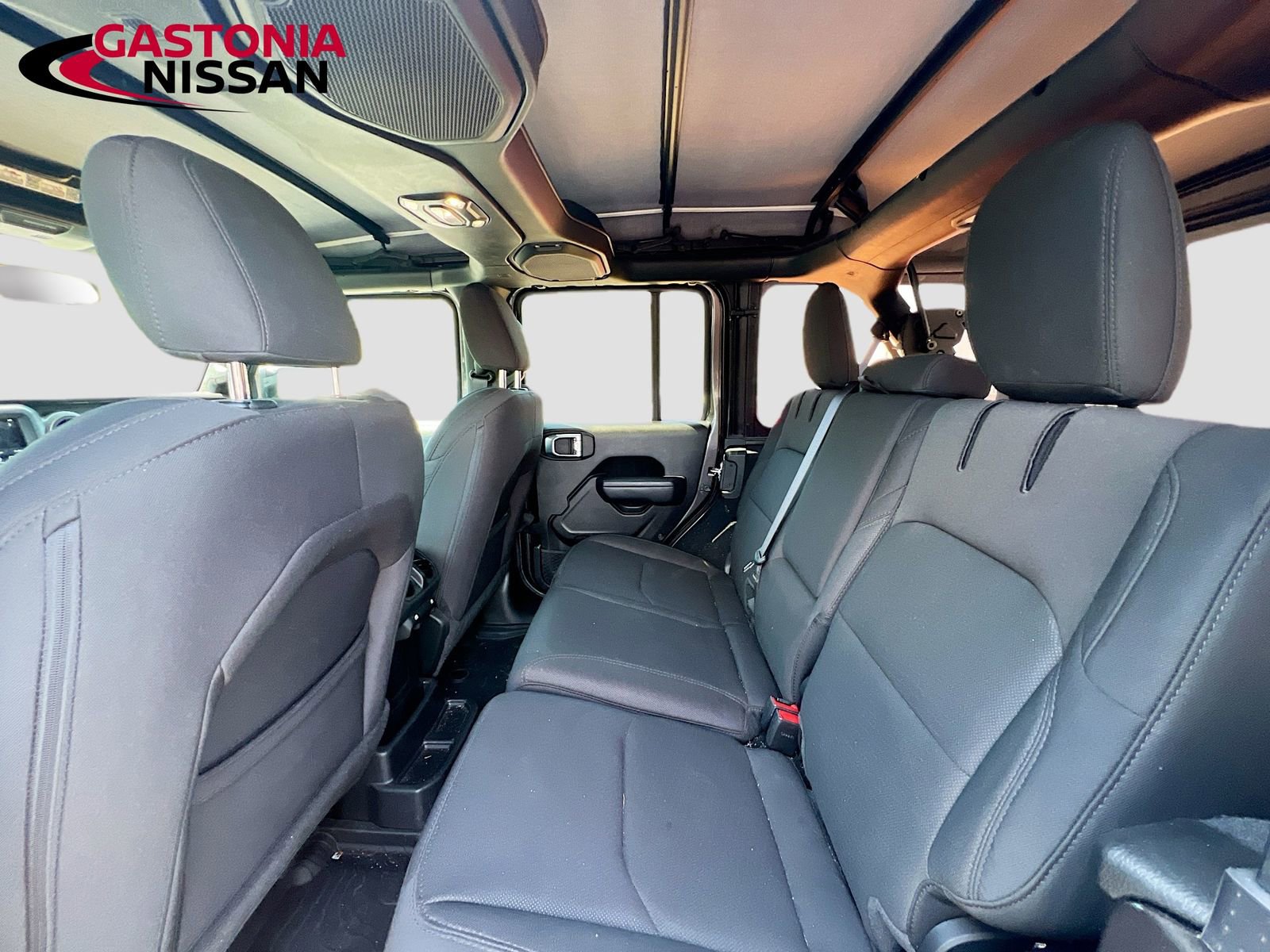 Used 2023 Jeep Wrangler Unlimited w/ Cold Weather Group image 31