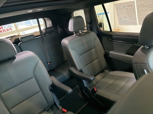 Used 2025 GMC Acadia AT4 w/ Luxury Package AWD/4WD image 46