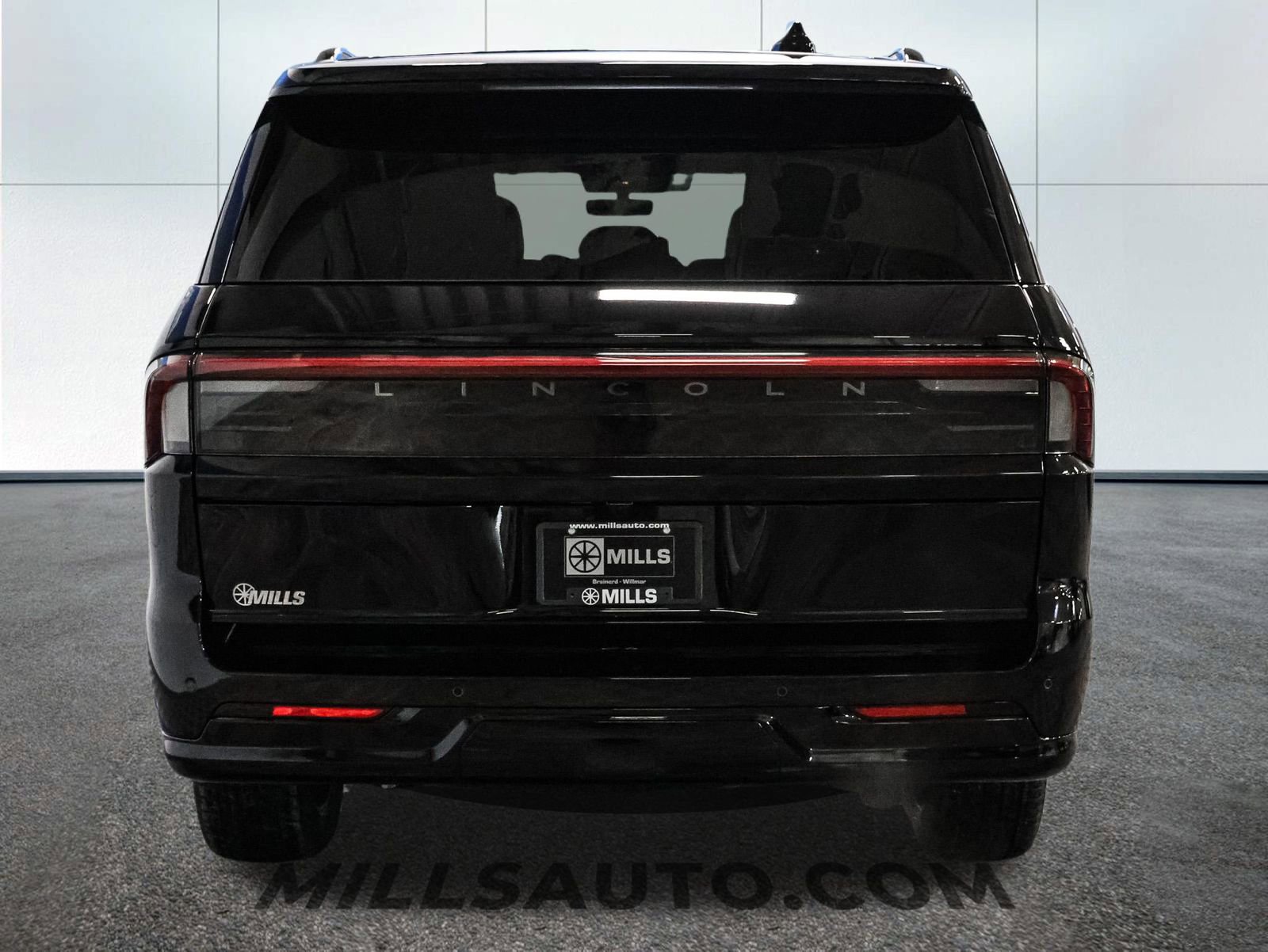 New 2026 Lincoln Navigator L Reserve w/ Jet Appearance Package image 6