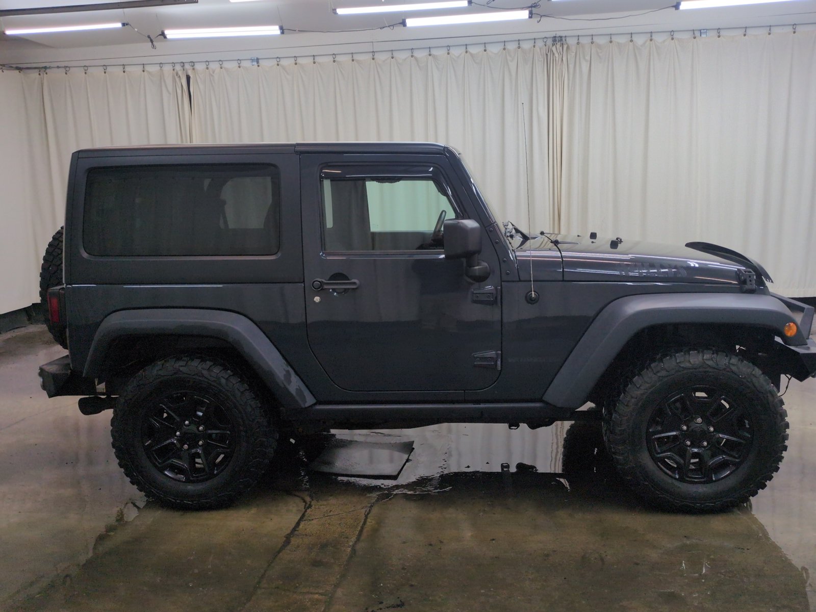 Used 2017 Jeep Wrangler Sport AWD/4WD image 4