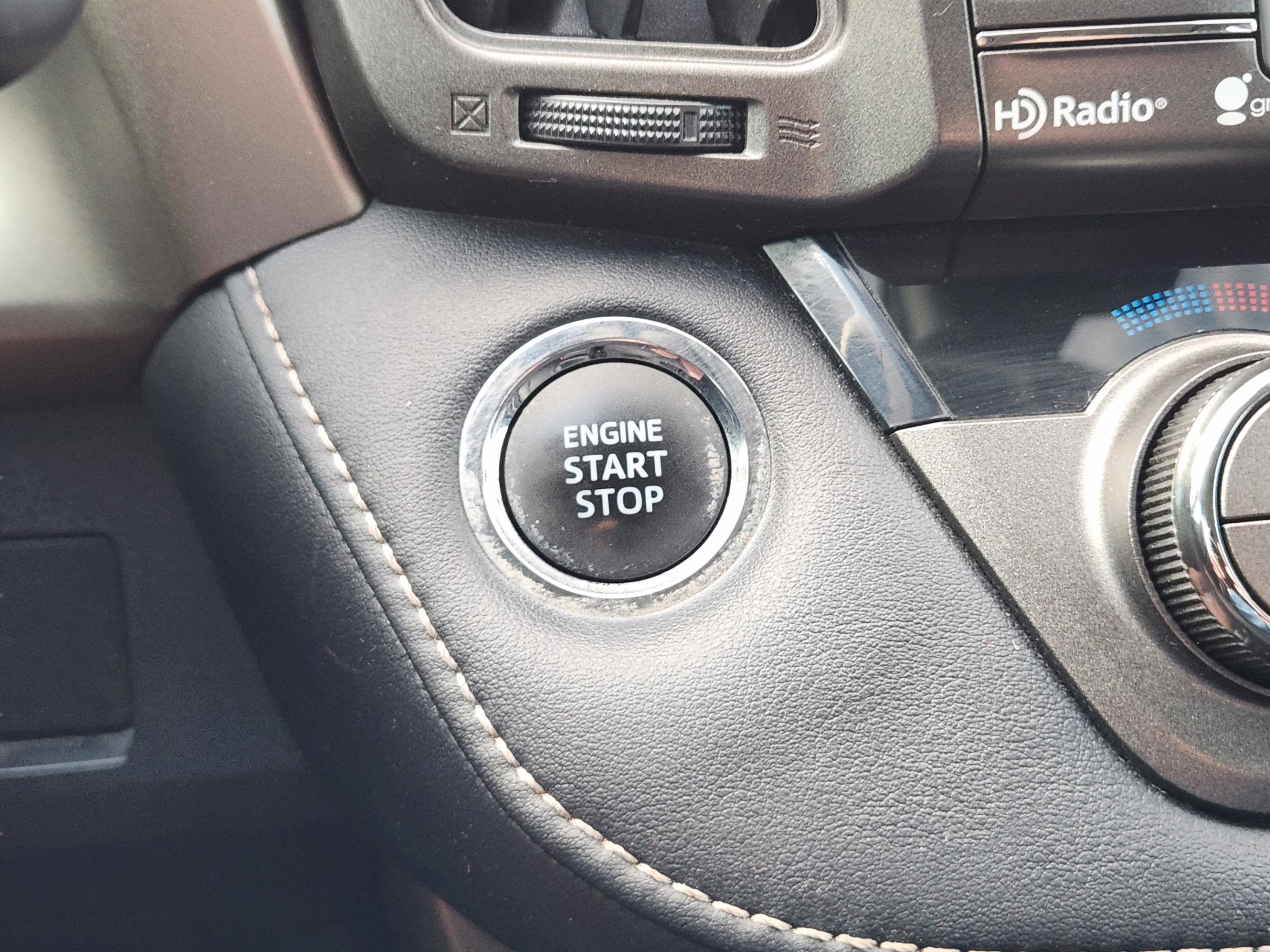 Used 2014 Toyota RAV4 Limited w/ Technology Package FWD image 14