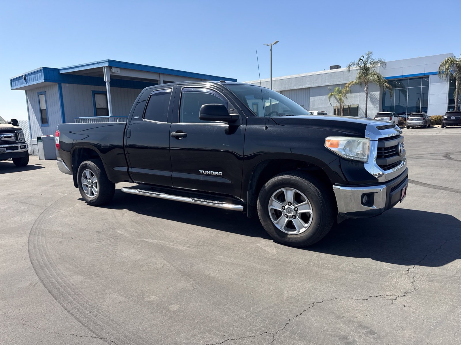 Used 2014 Toyota Tundra SR5 RWD image 1