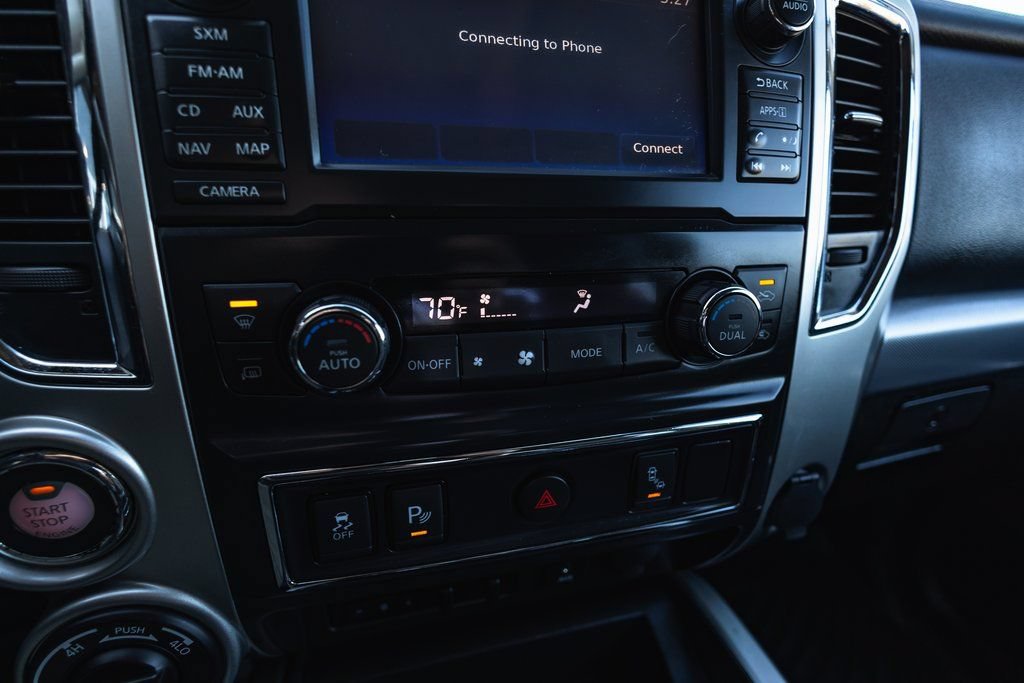 Used 2018 Nissan Titan PRO-4X AWD/4WD image 19