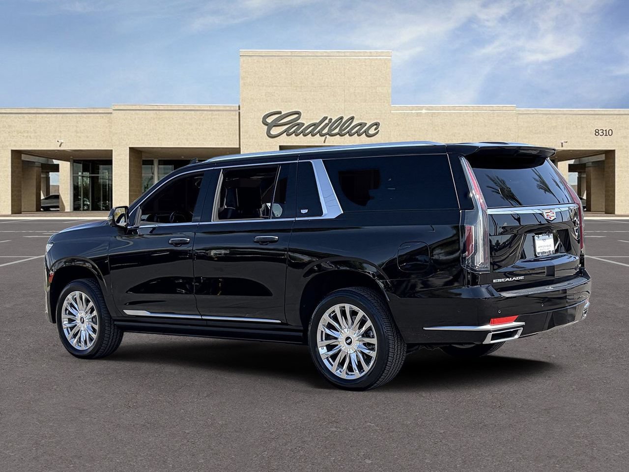 Certified 2024 Cadillac Escalade ESV Premium Luxury w/ Performance Package AWD/4WD image 7