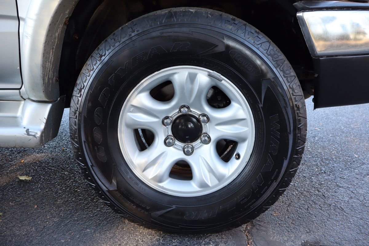 Used 2000 Toyota 4Runner SR5 w/ Upgrade Value Pkg 4 image 40