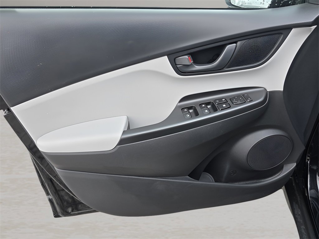 Used 2023 Hyundai Kona SEL image 17