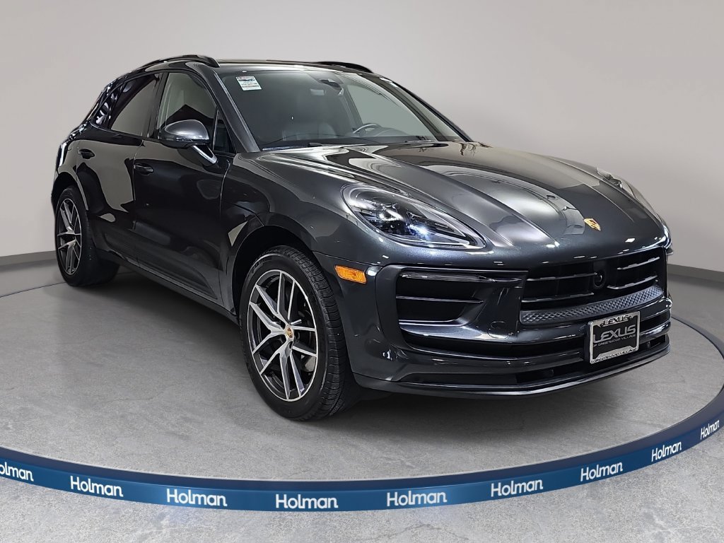 Used 2023 Porsche Macan Turbo AWD/4WD image 4