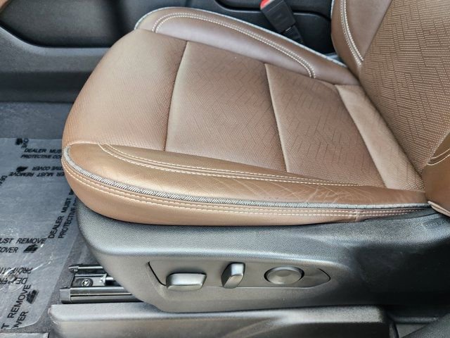 Used 2023 Chevrolet Suburban High Country image 26