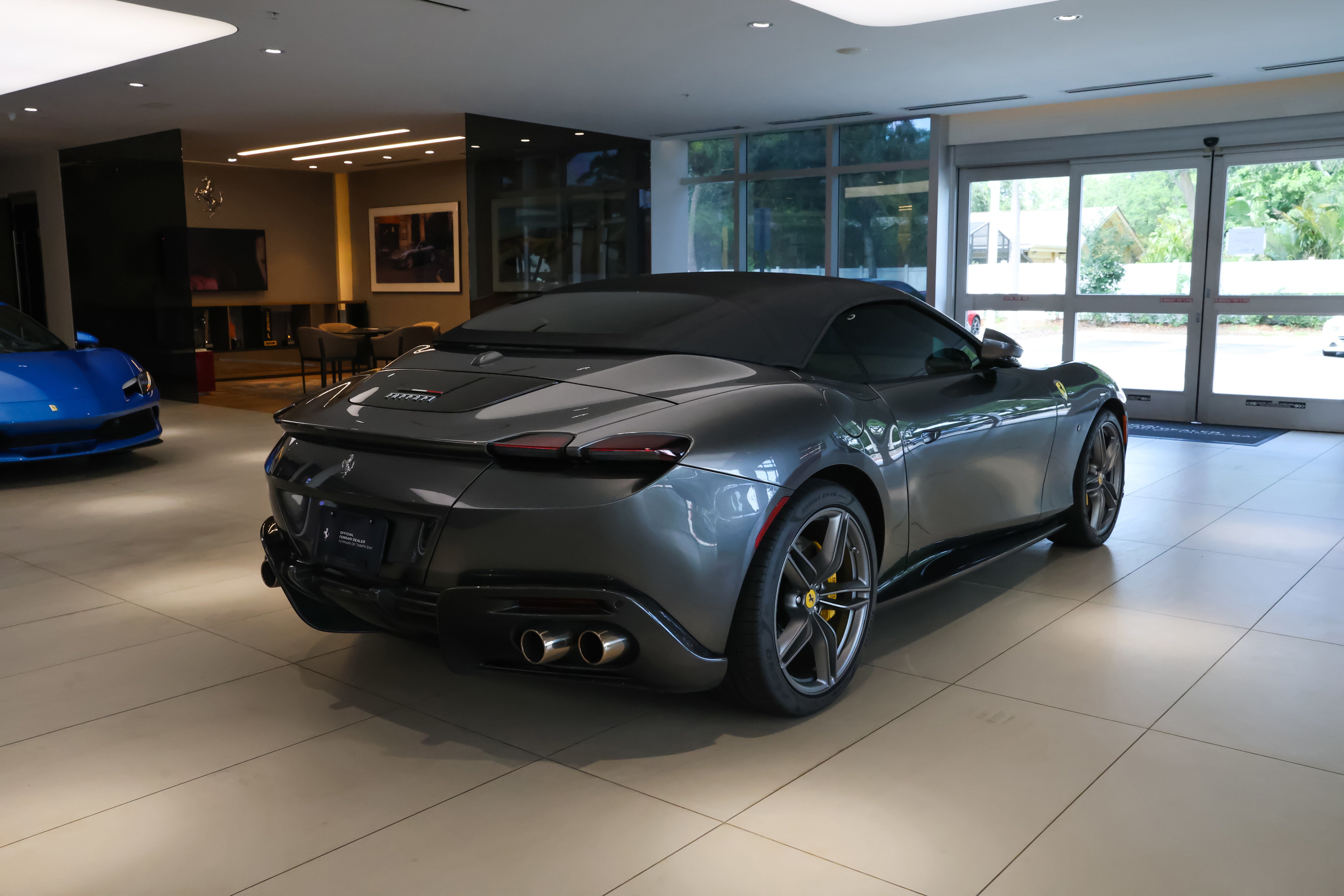 Used 2025 Ferrari Roma Spider RWD image 21