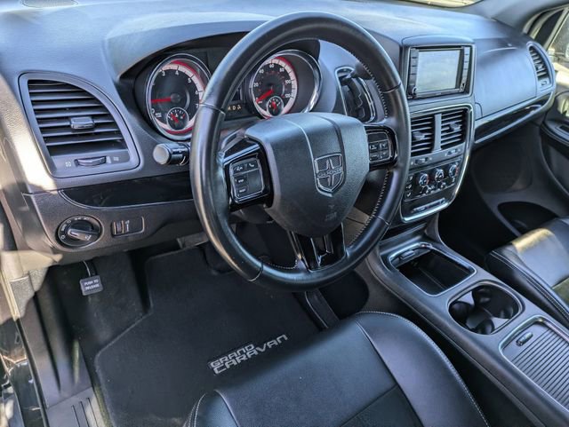 Used 2017 Dodge Grand Caravan SXT w/ Blacktop Package image 10