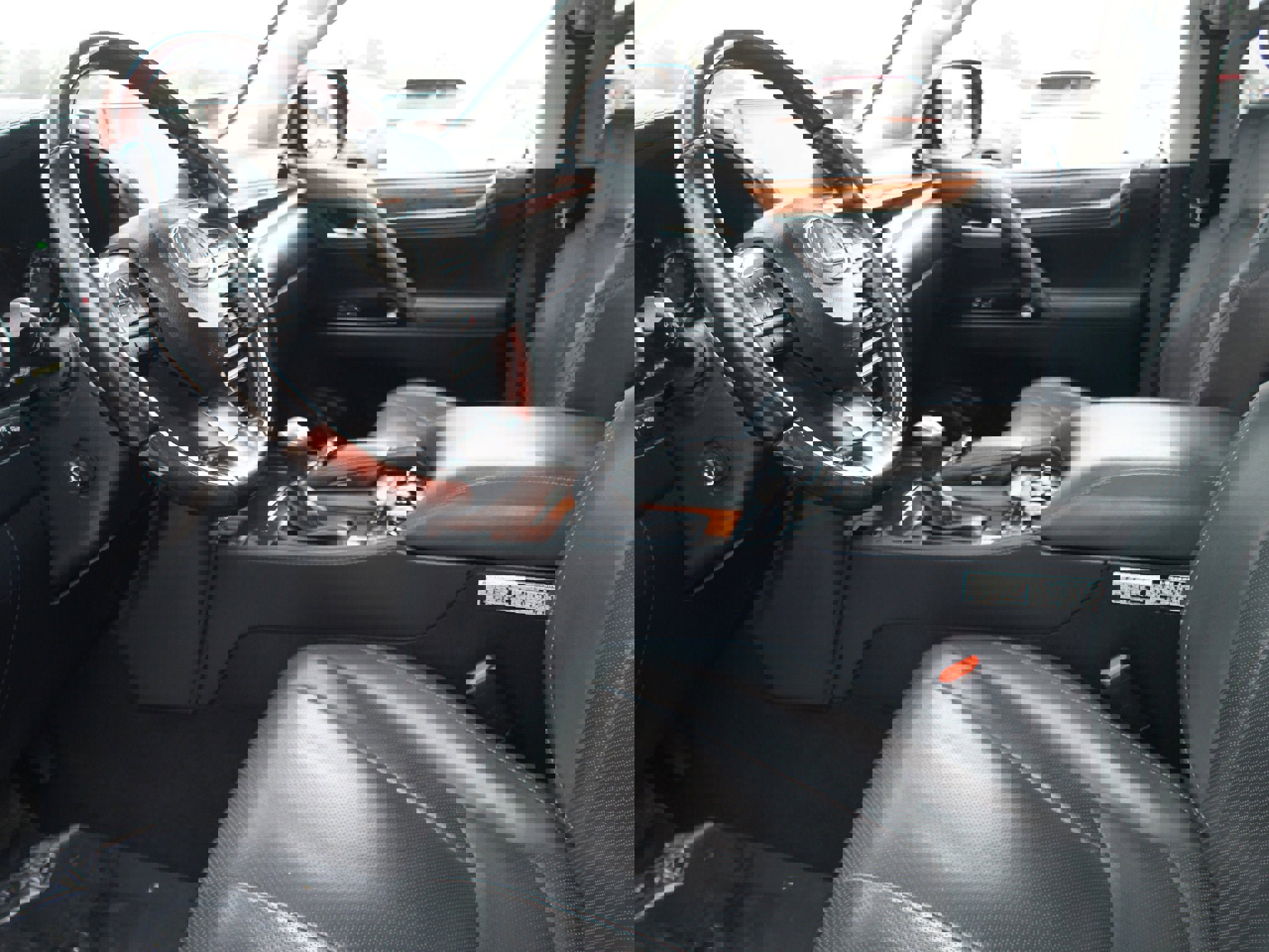 Used 2020 Lexus LX 570 4WD w/ Luxury Package image 15