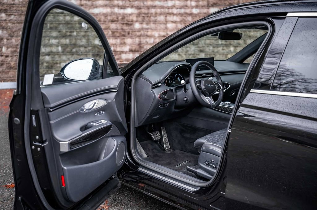 Used 2025 Genesis GV70 3.5T Sport w/ Sport Prestige Package image 22