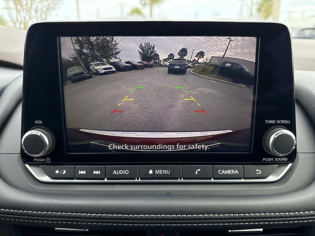 Used 2023 Nissan Rogue SV image 29