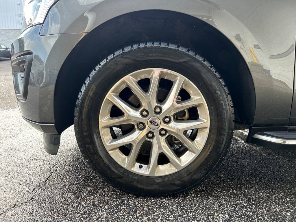 Used 2020 Ford Expedition XLT w/ Equipment Group 202A image 7