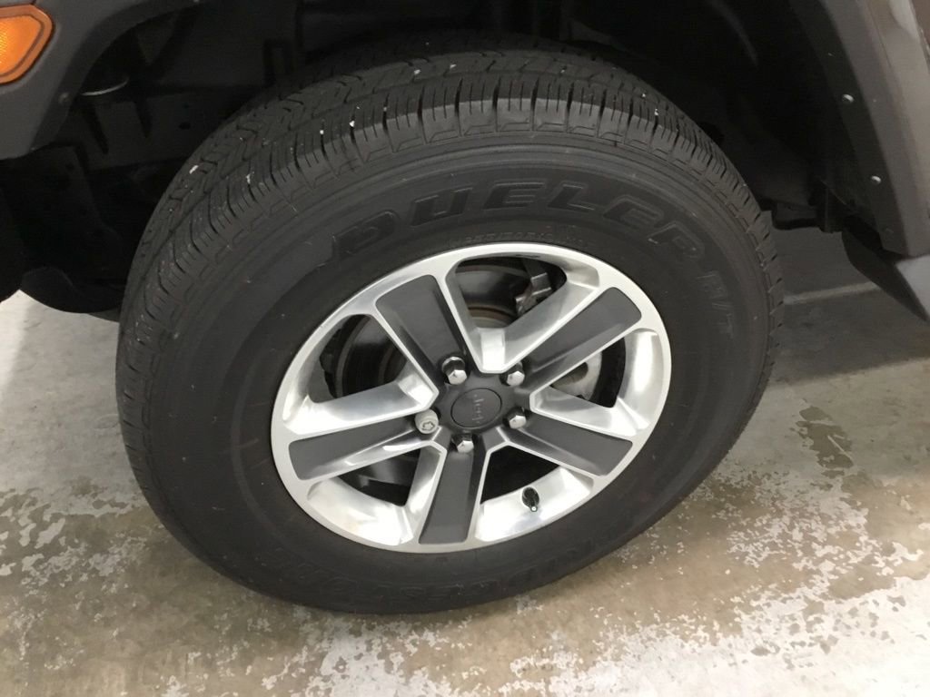 Used 2021 Jeep Wrangler Unlimited Sahara w/ Dual Top Group image 4