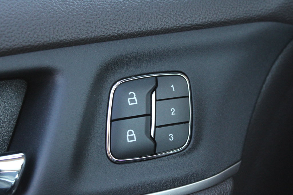 Used 2019 Lincoln MKC Premiere AWD/4WD image 4