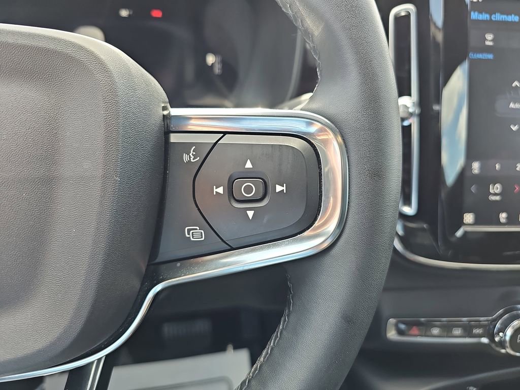 Used 2023 Volvo C40 P8 Recharge Ultimate image 22