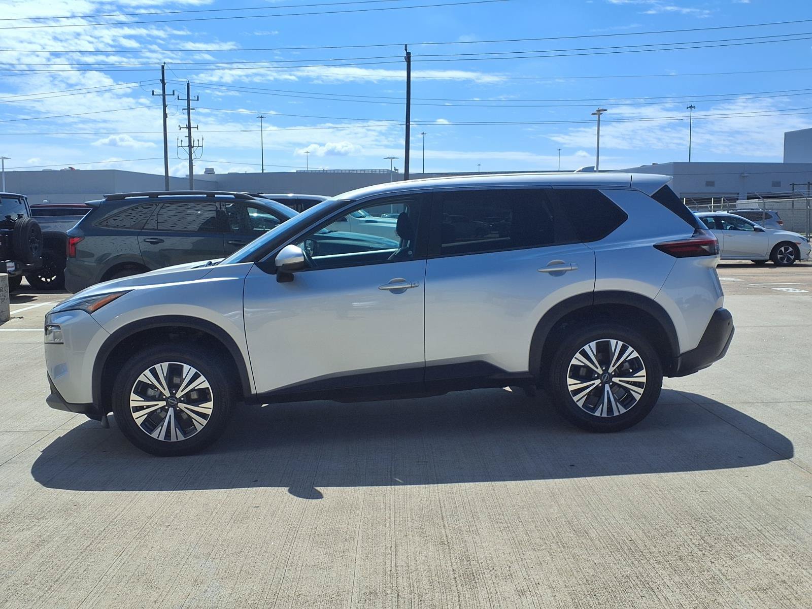 Used 2022 Nissan Rogue SV FWD image 25