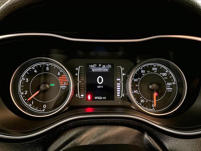 Used 2019 Jeep Cherokee Latitude Plus w/ Cold Weather Group AWD/4WD image 19