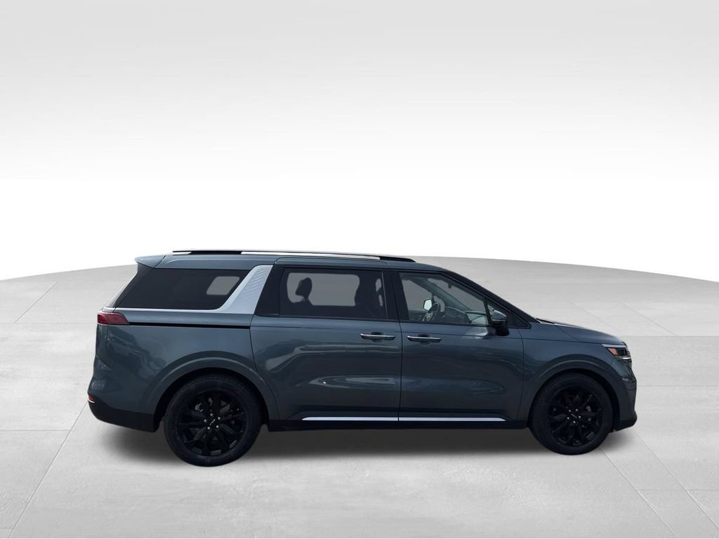 Certified 2023 Kia Carnival SX FWD image 6