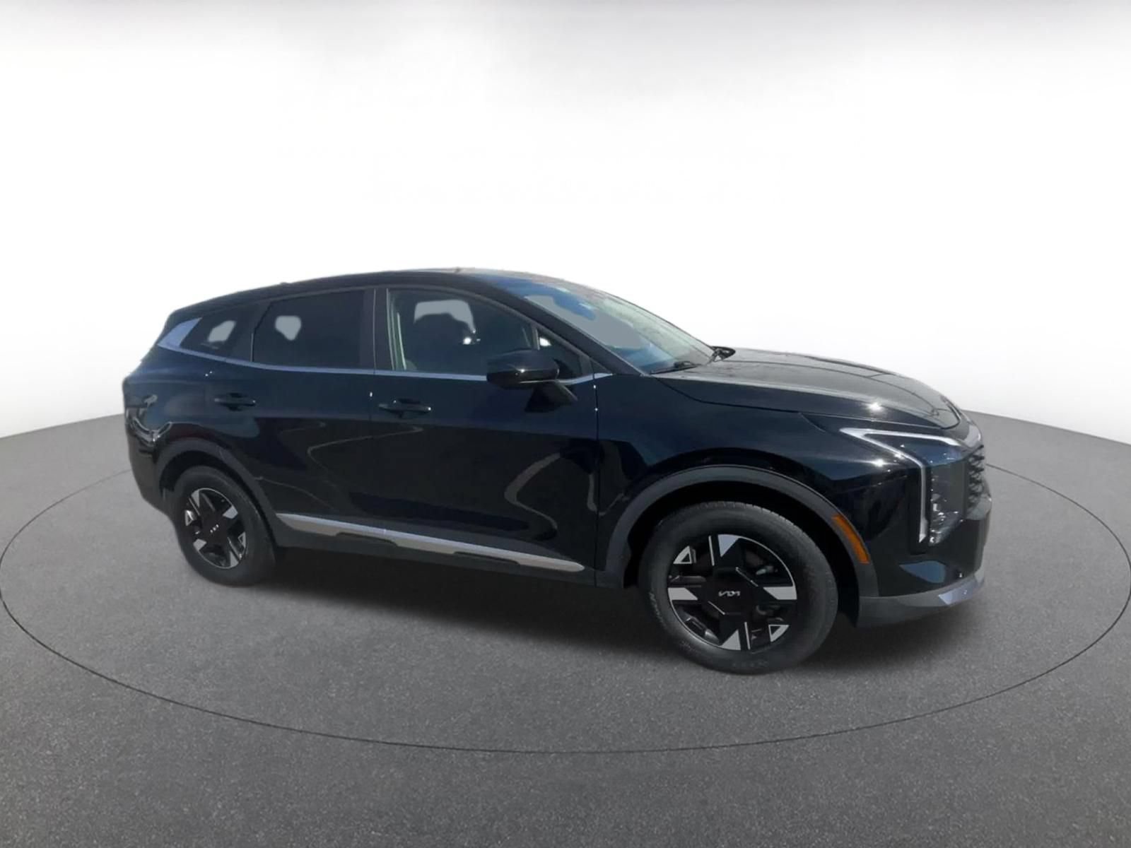 Used 2026 Kia Sportage LX AWD/4WD image 2