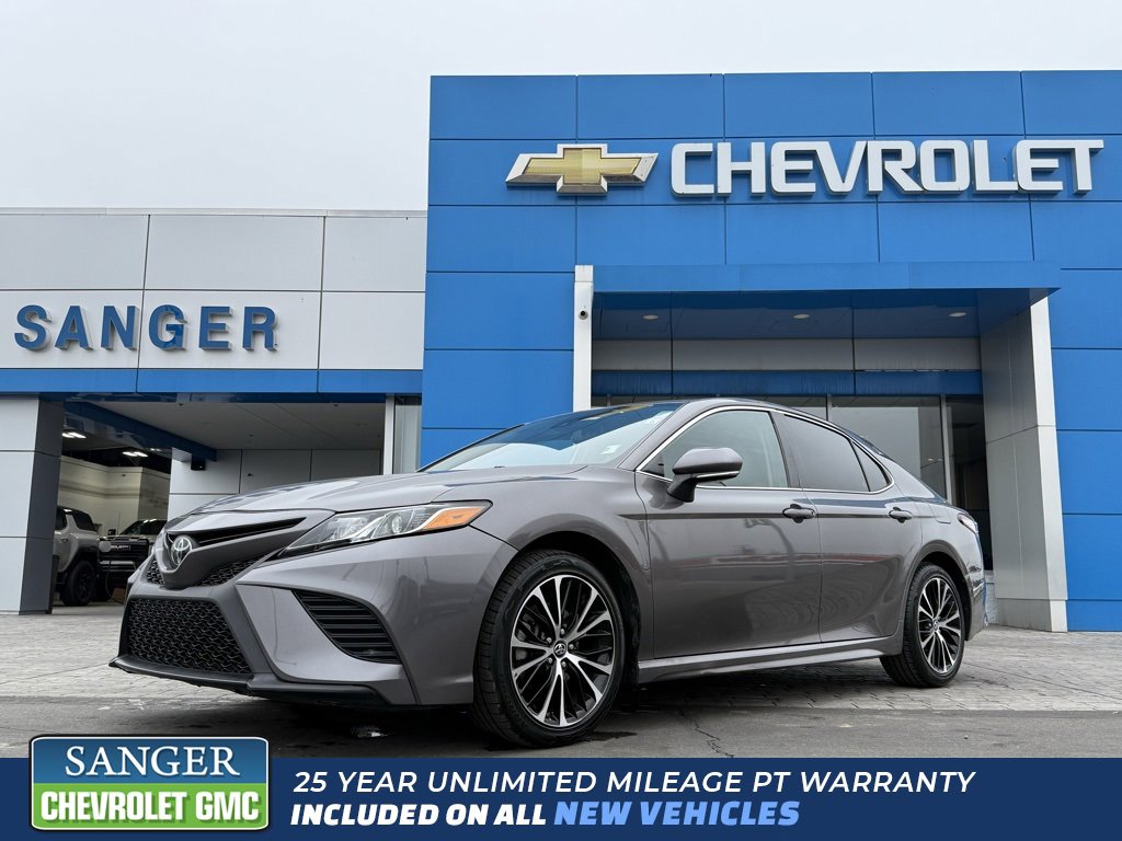 Used 2018 Toyota Camry SE image 1