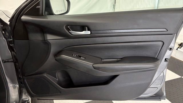 Used 2025 Nissan Altima 2.5 SV image 20