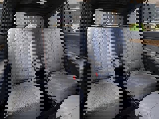 New 2026 Cadillac Vistiq Sport w/ LPO, Floor Liner Package image 17