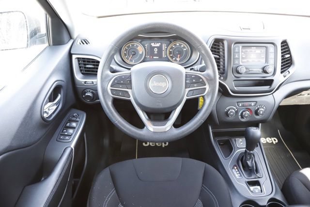 Used 2019 Jeep Cherokee Sport FWD image 13