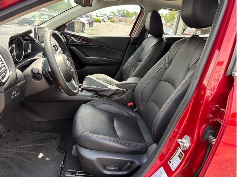Used 2014 MAZDA MAZDA3 s Grand Touring w/ Technology Package FWD image 11