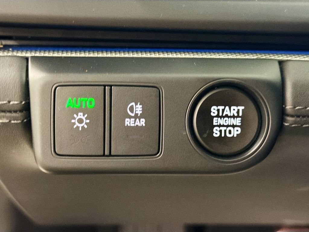 Certified 2025 Porsche Panamera 4 AWD/4WD image 11
