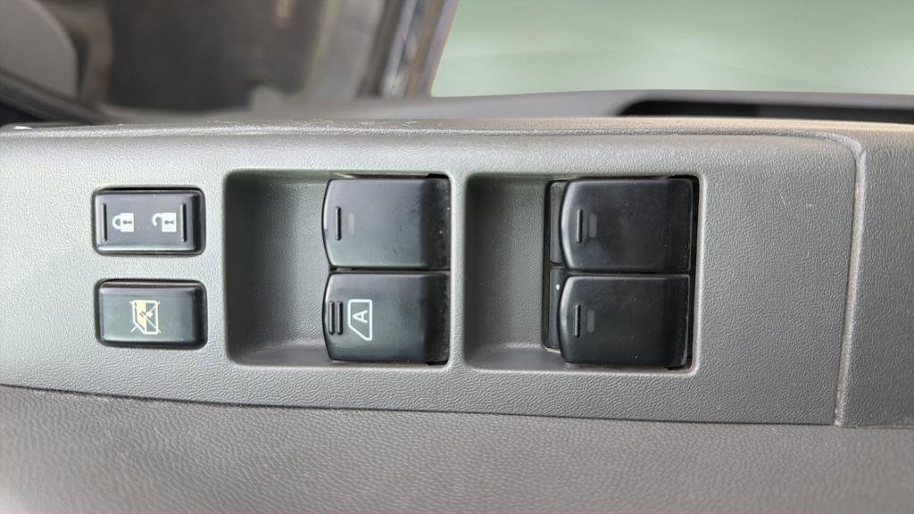 Used 2015 Nissan Frontier SV image 17