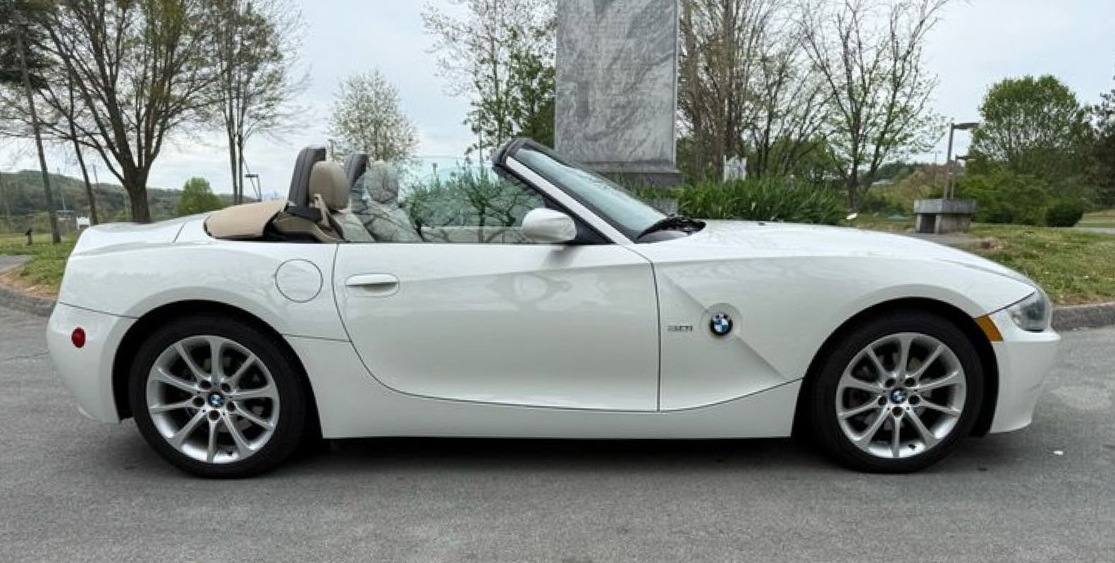 Used 2006 BMW Z4 3.0i RWD image 7