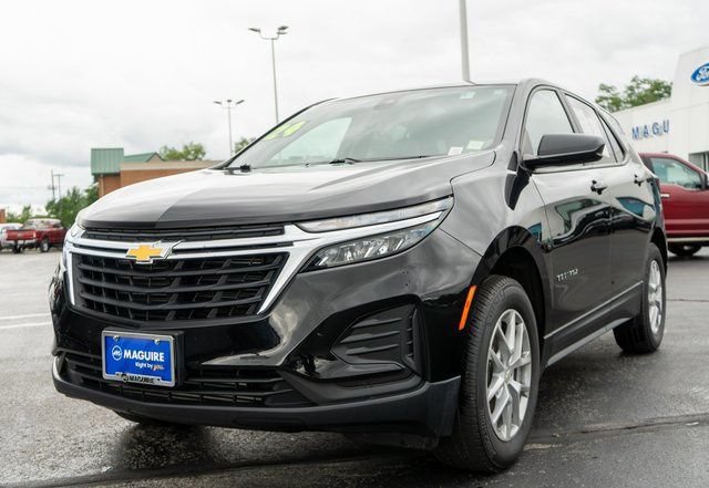 Used 2024 Chevrolet Equinox LS w/ LS Convenience Package AWD/4WD image 2