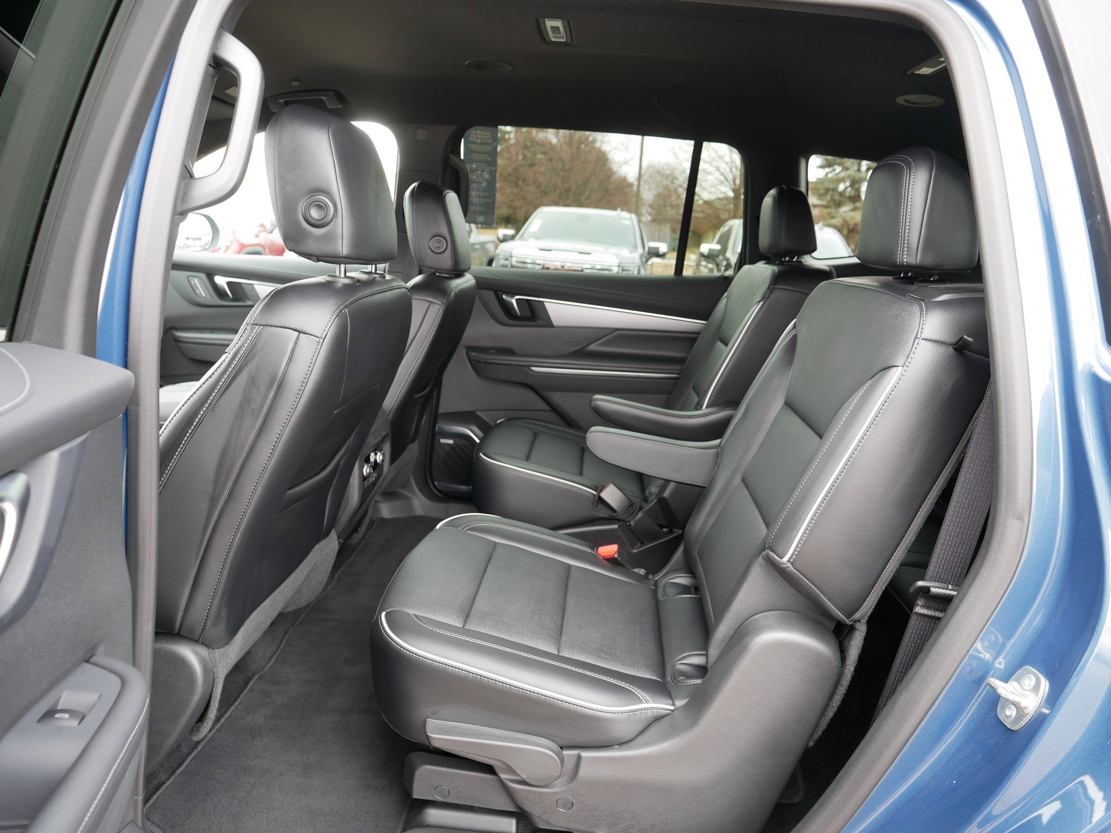 Certified 2025 Buick Enclave Preferred image 35