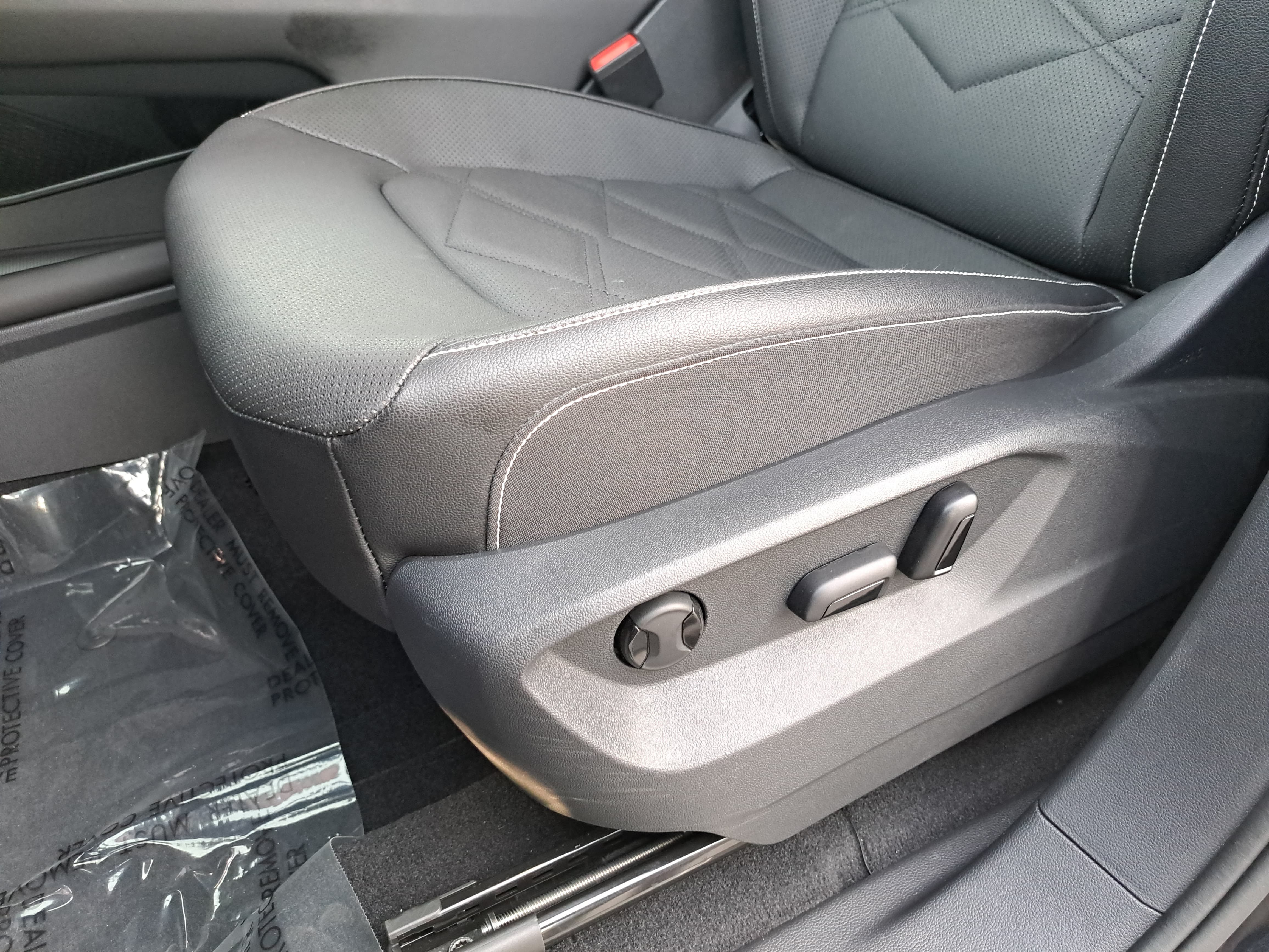 Certified 2026 Volkswagen Atlas SE w/ Panoramic Sunroof Package FWD image 31