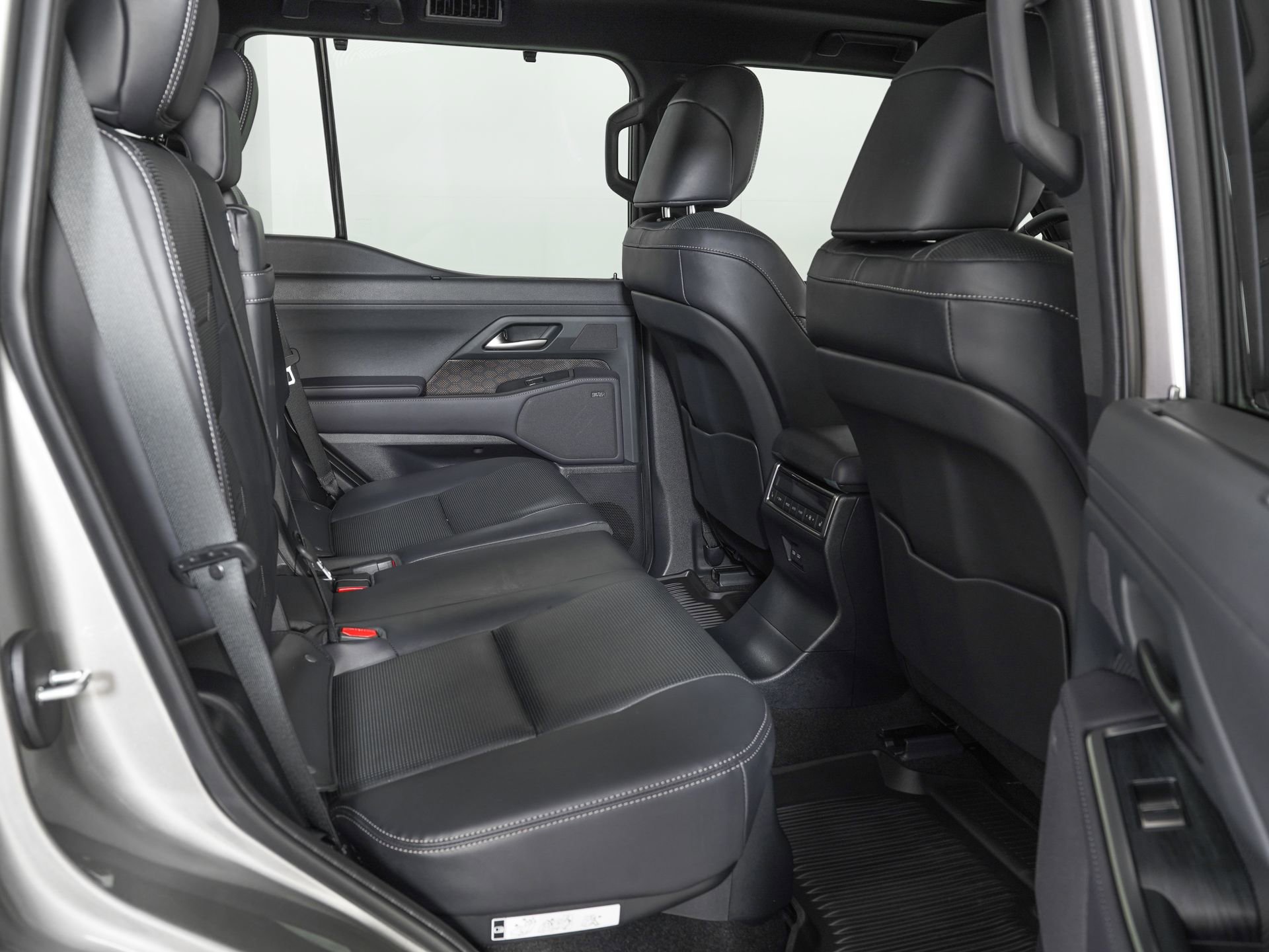 Used 2026 Lexus GX 550 w/ Accessory Package (2T) image 11