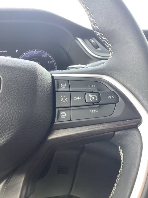 Certified 2023 Jeep Grand Cherokee L Limited AWD/4WD image 36