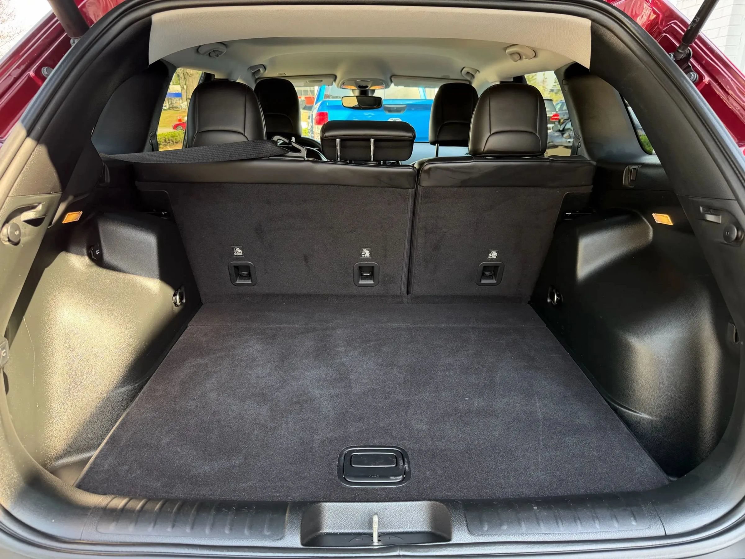 Used 2019 Jeep Cherokee Limited AWD/4WD image 16