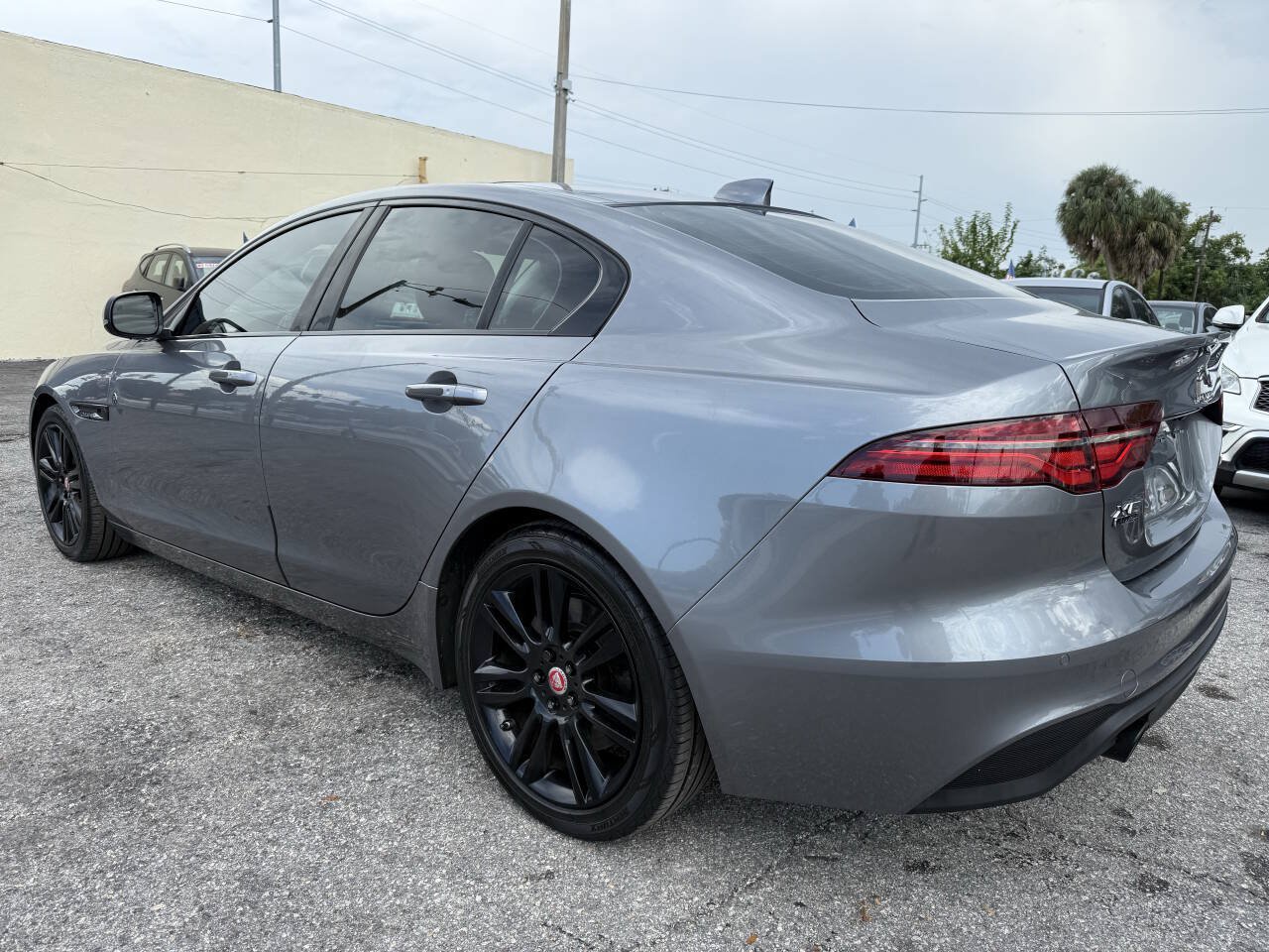 Used 2020 Jaguar XE S RWD image 5