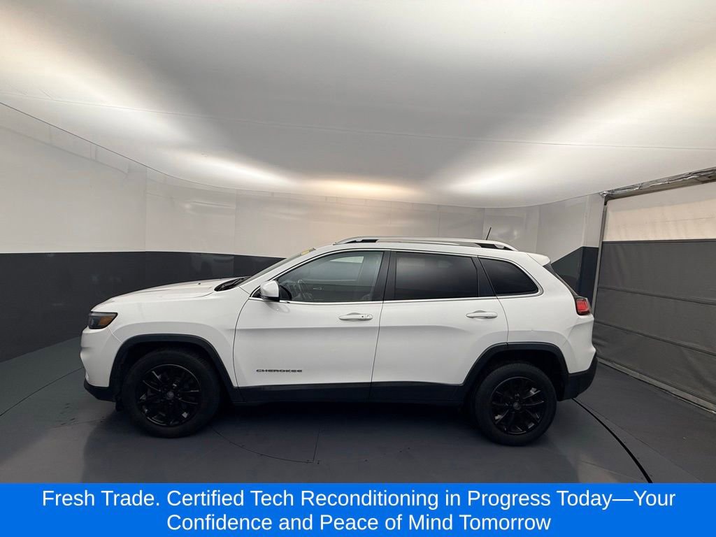 Used 2021 Jeep Cherokee Latitude Plus w/ Sun & Sound Group FWD image 2