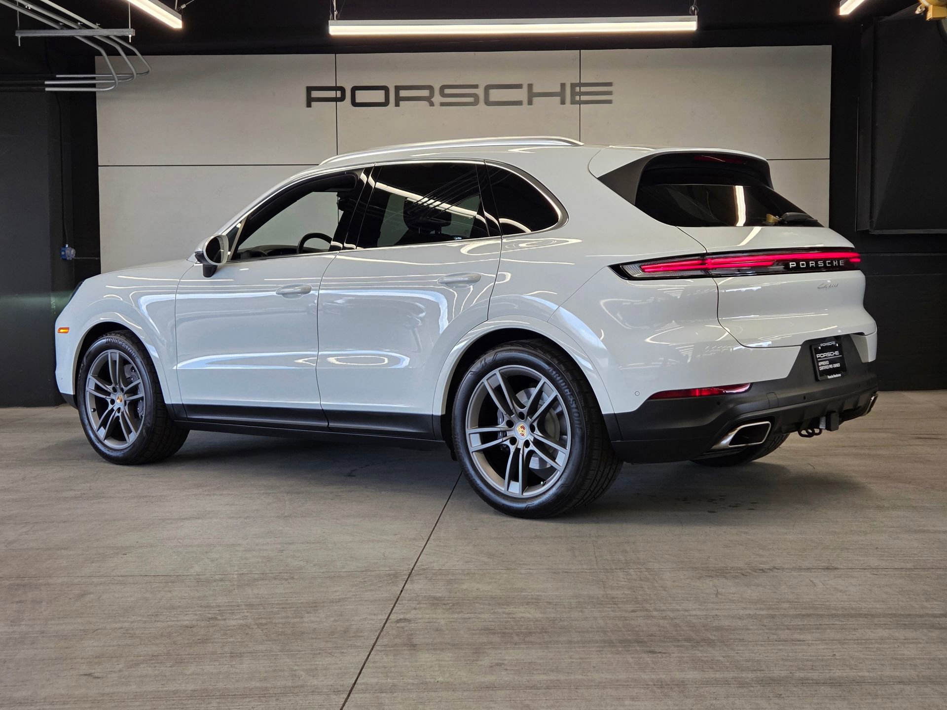 Certified 2024 Porsche Cayenne AWD/4WD image 3