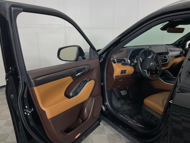 Used 2022 Toyota Highlander Platinum image 27