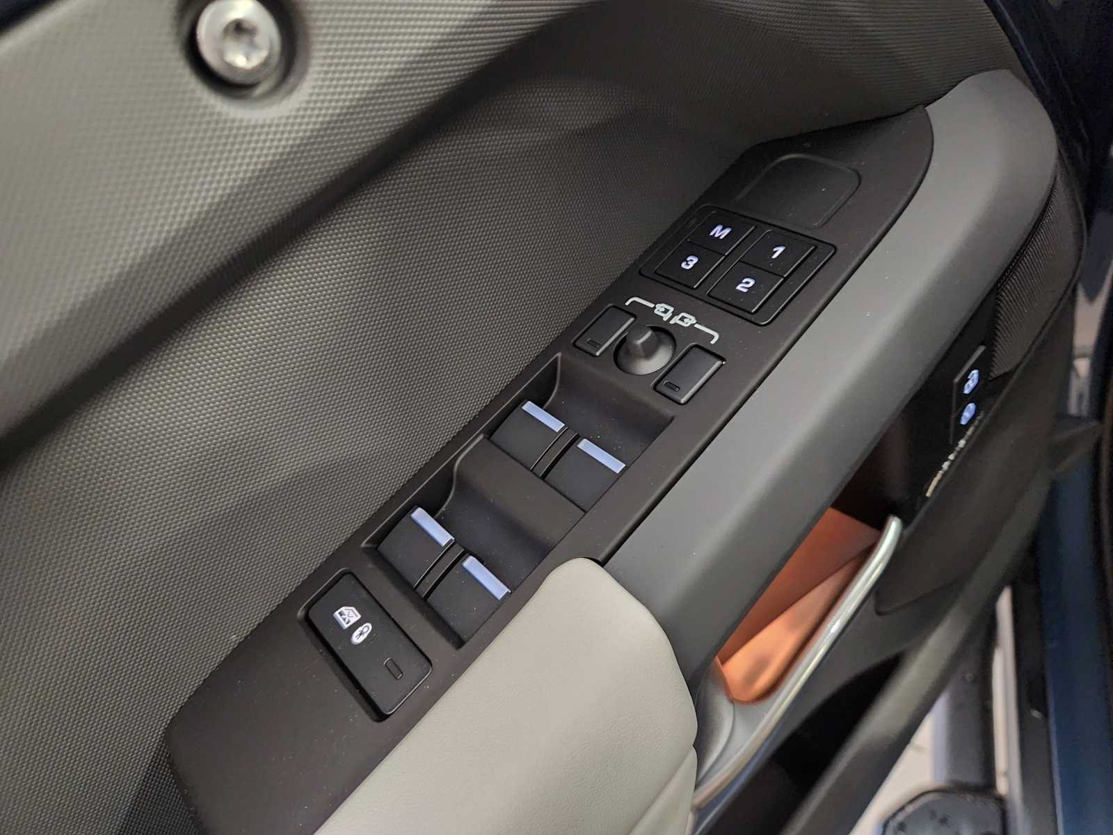New 2026 Land Rover Defender 110 S AWD/4WD image 39