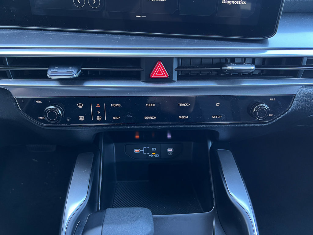 Certified 2025 Kia Sorento LX FWD image 20