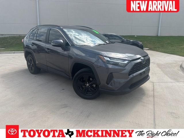 Used 2022 Toyota RAV4 XLE image 1
